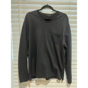 Robert Barakett VNeck Shirt -‎ Size XL